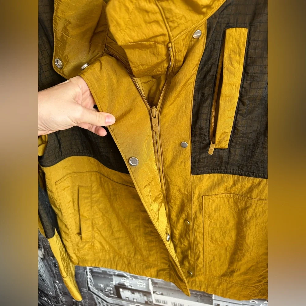 Lululemon Water-Repellent Mesh Jacket in Gold Spice / Black - Picture 8 of 15